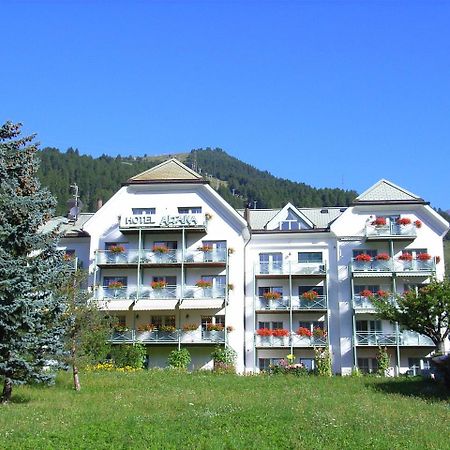 Typically Swiss Hotel Altana Scuol Exteriör bild