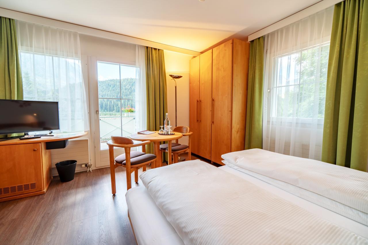 Typically Swiss Hotel Altana Scuol Exteriör bild
