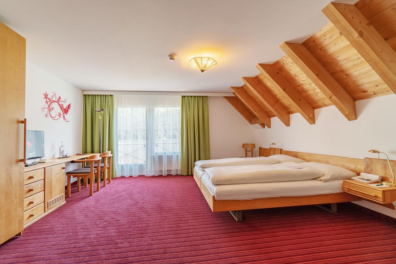 Typically Swiss Hotel Altana Scuol Exteriör bild