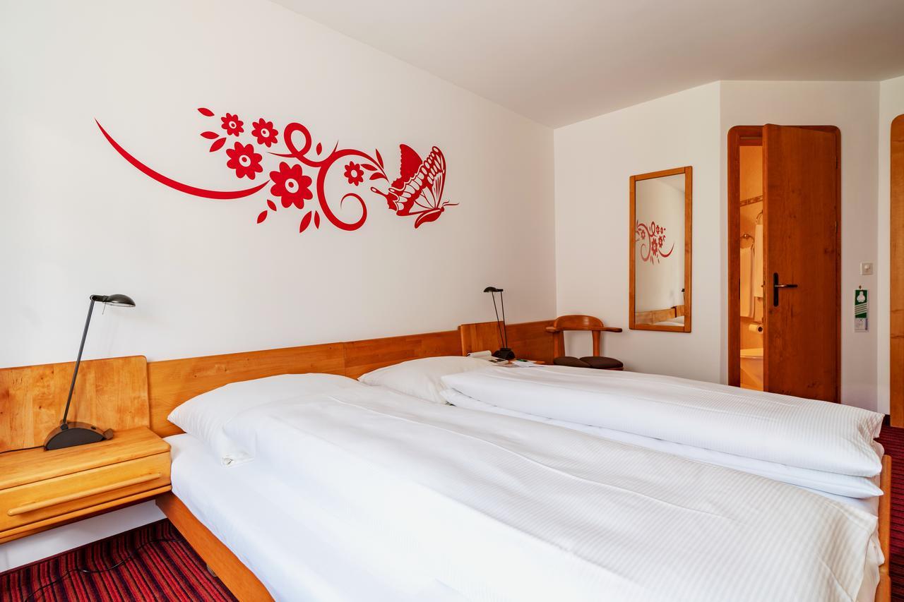 Typically Swiss Hotel Altana Scuol Exteriör bild