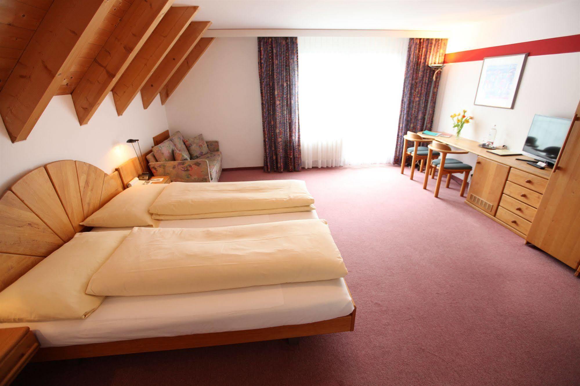 Typically Swiss Hotel Altana Scuol Exteriör bild