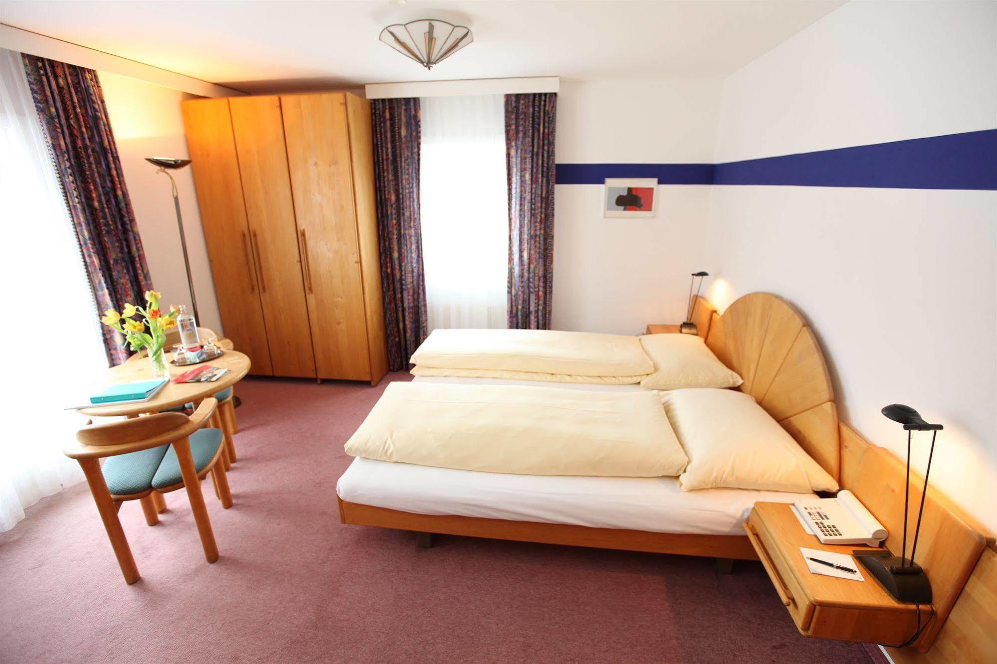 Typically Swiss Hotel Altana Scuol Exteriör bild