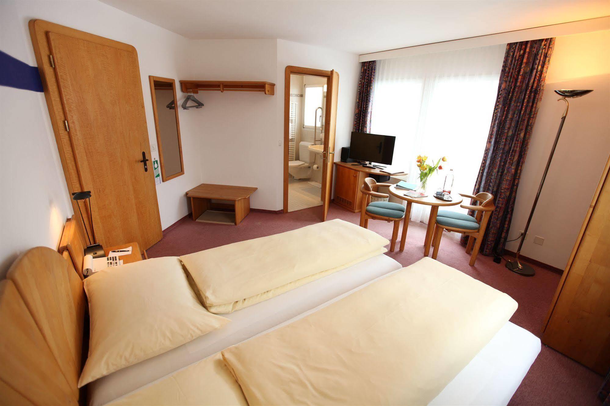 Typically Swiss Hotel Altana Scuol Exteriör bild