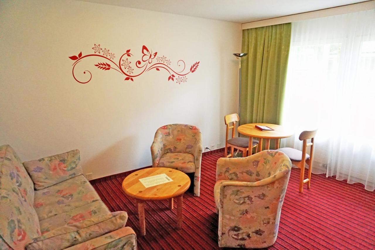 Typically Swiss Hotel Altana Scuol Exteriör bild