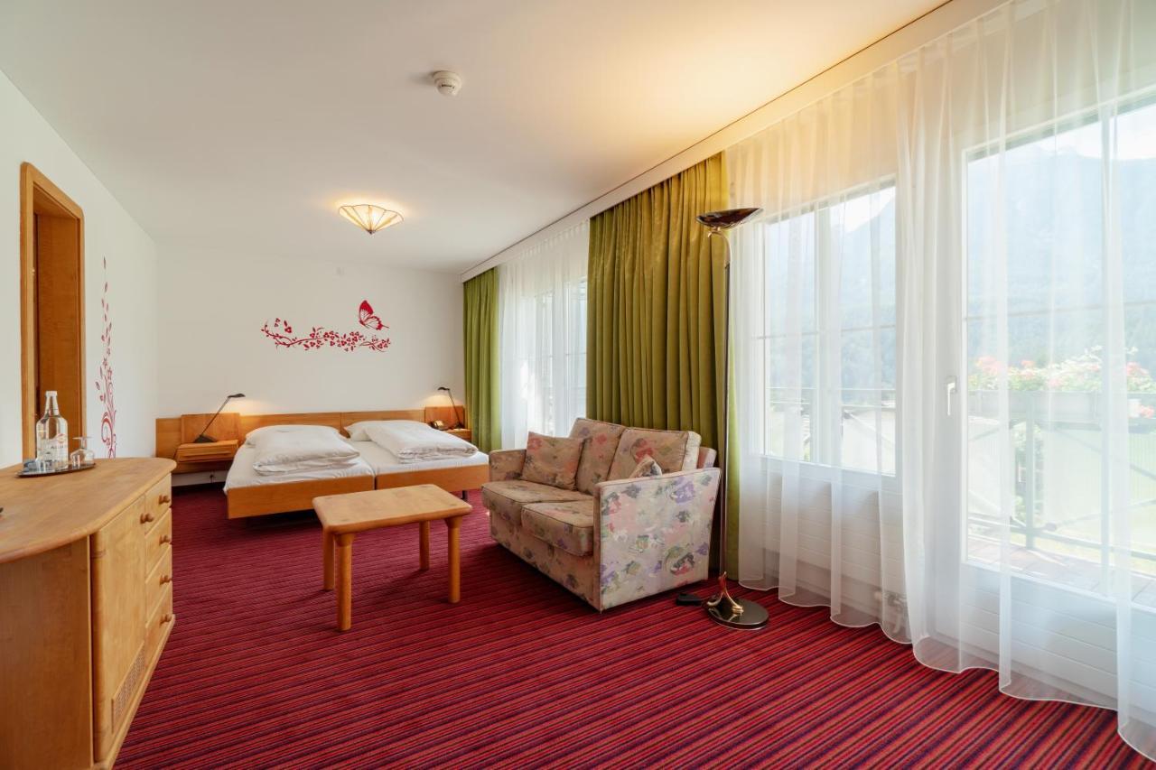 Typically Swiss Hotel Altana Scuol Exteriör bild